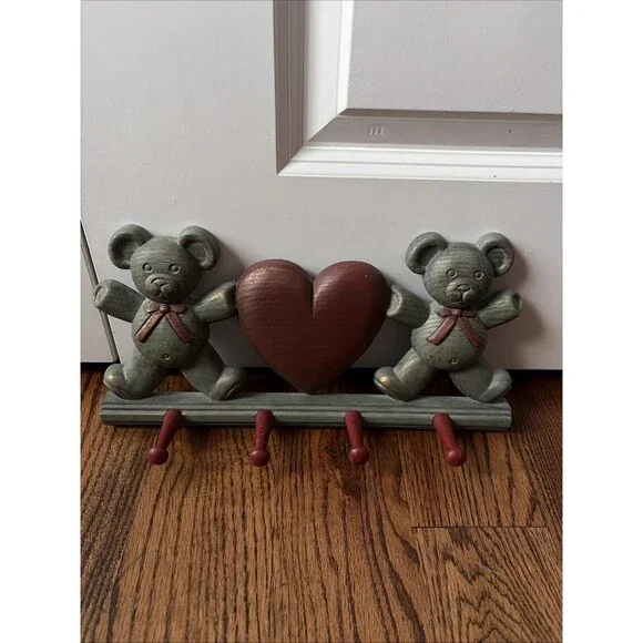 VINTAGE Teddy bear Heart COAT OR SWEATER RACK Plastic Peg Hanger - Picture 1 of 5